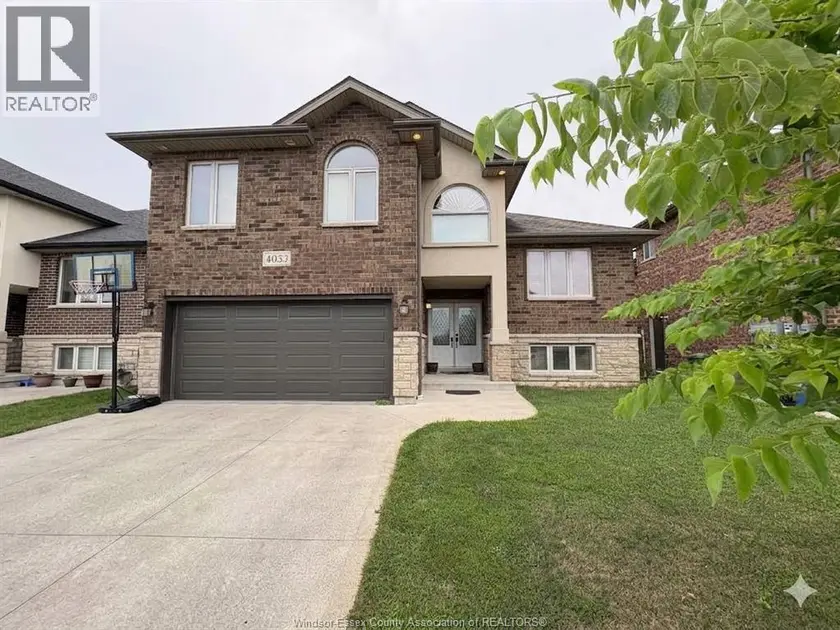 Detached at 4033 COSENZA STREET, Windsor