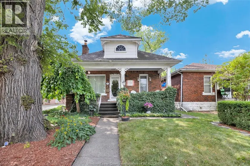 Detached at 1337 JANETTE, Windsor
