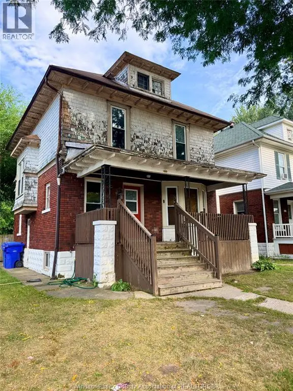 Detached at 490 CRAWFORD, Windsor