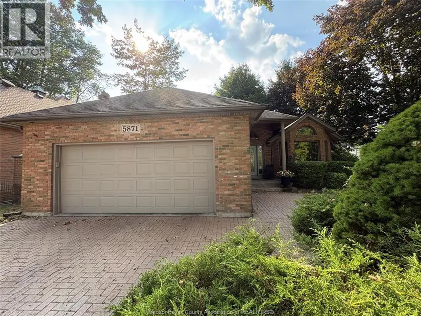 Detached at 5871 BAGLEY AVENUE, LaSalle