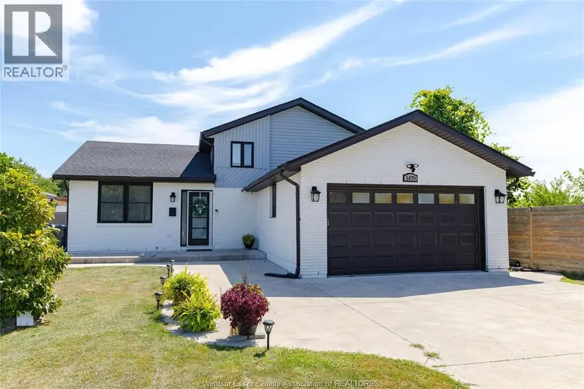Detached at 1479 SOUTHDALE DRIVE, Windsor