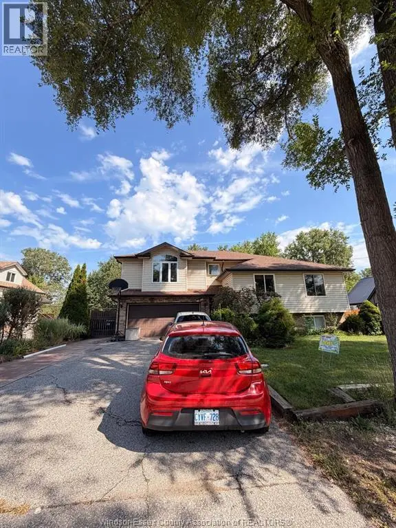 Detached at 1862 SPRING GARDEN Unit# MAIN, Windsor