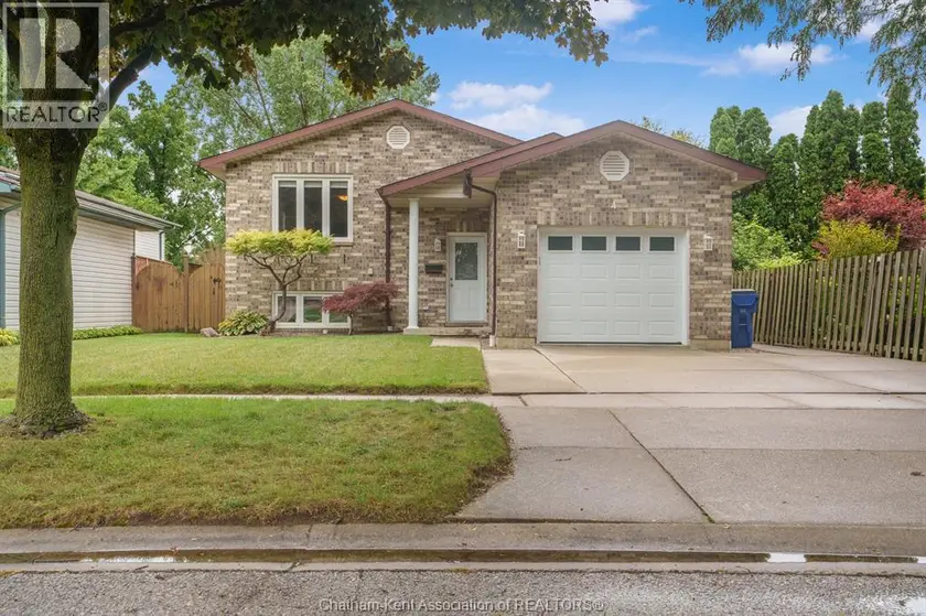 Detached at 4 Carolinian PLACE, Chatham