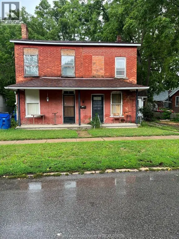 Detached at 181-183 WELLINGTON STREET East, Chatham