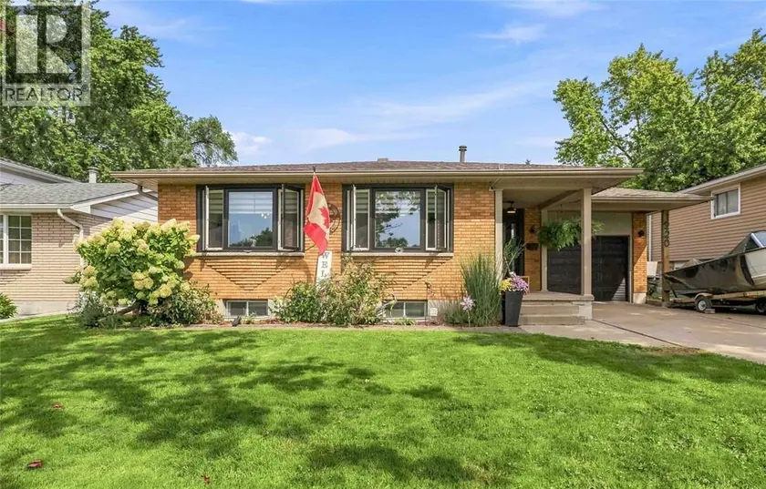 Detached at 1220 AMSTERDAM COURT, Sarnia