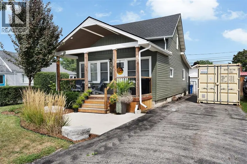 Detached at 970 EASTLAWN AVENUE, Windsor