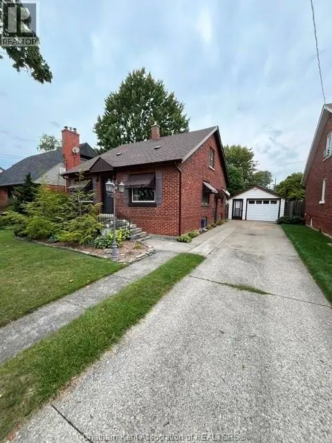 Detached at 73 PHYLLIS AVENUE, Chatham