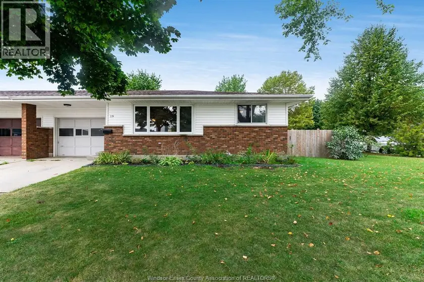 Semi-Detached/Link at 19 Rickway DRIVE, Leamington