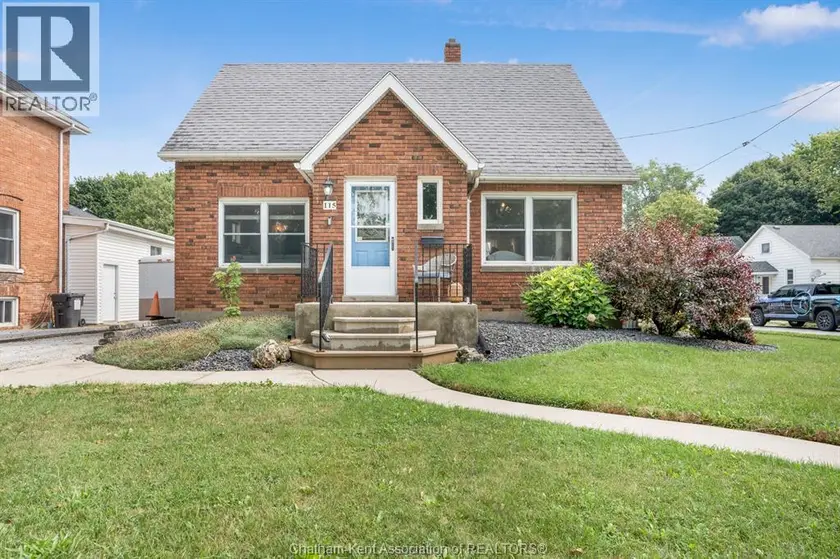 Detached at 115 URSULINE AVENUE, Chatham