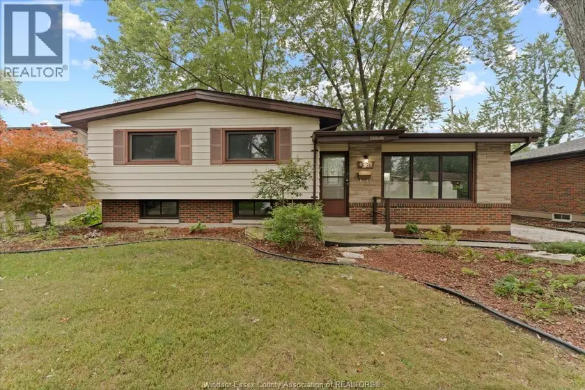 Detached at 4339 ASHFIELD CRESCENT, Windsor