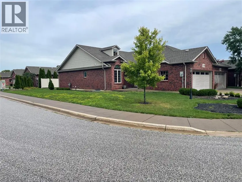 Townhouse at 418 COOPER CRESCENT, Lakeshore