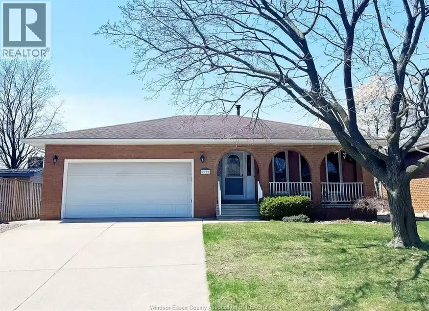 Detached at 2979 ST. CLAIR AVENUE, Windsor