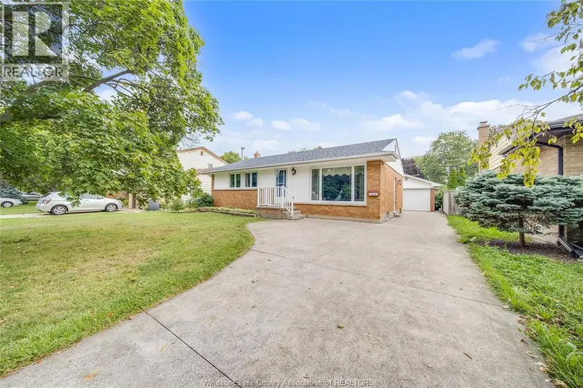Detached at 1044 MARJORIE DRIVE, Windsor