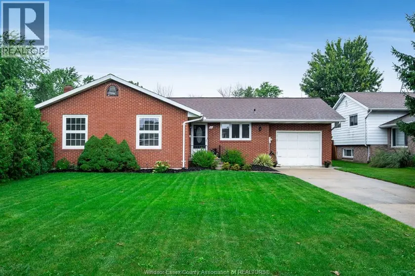 Detached at 84 Palmer DRIVE, Kingsville