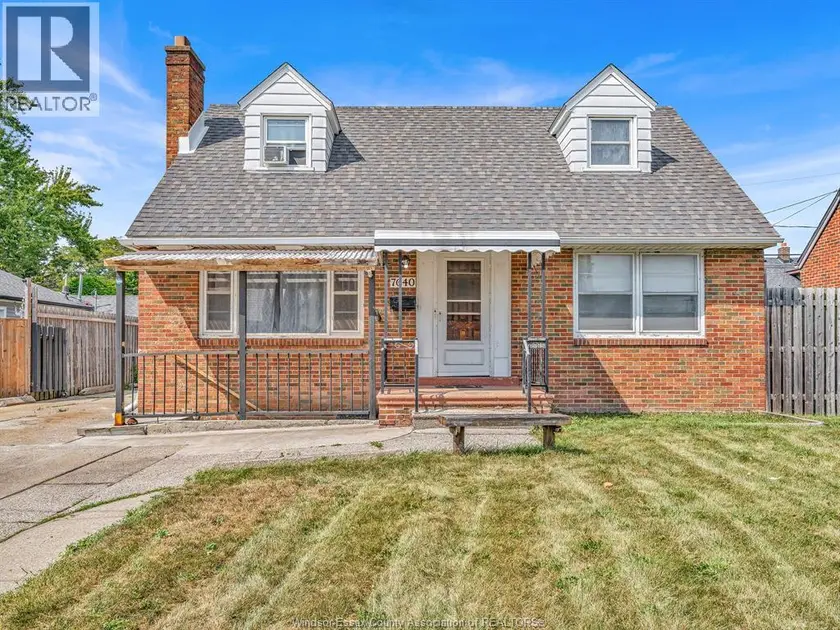 Detached at 7640 WYANDOTTE STREET East, Windsor