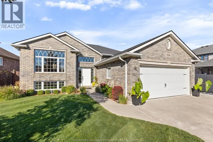 Detached at 936 DRIFTWOOD, Lakeshore