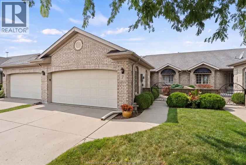 Townhouse at 7 CHEROKEE LANE, Leamington