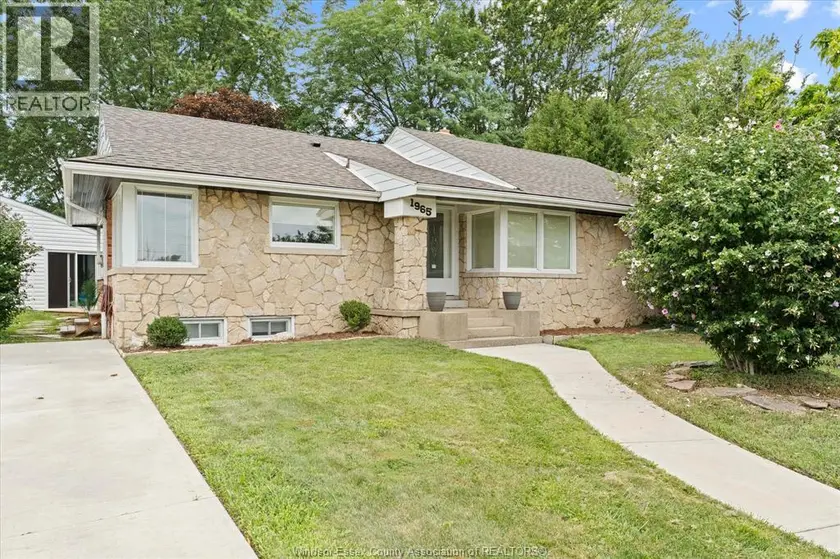Detached at 1965 OLIVE ROAD, Windsor