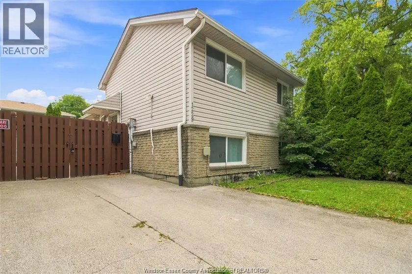 Detached at 1229 Arncliffe Pl, Windsor
