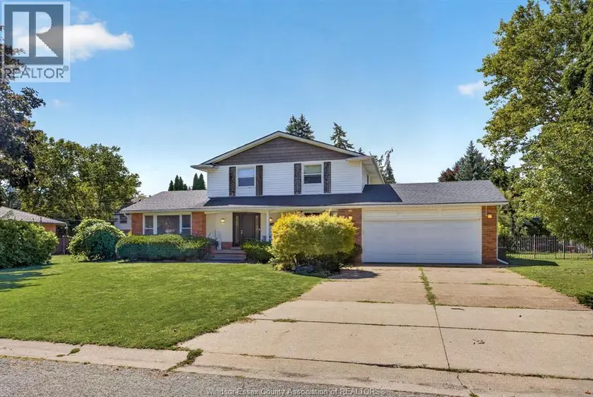 Detached at 2477 MARK AVENUE, Windsor