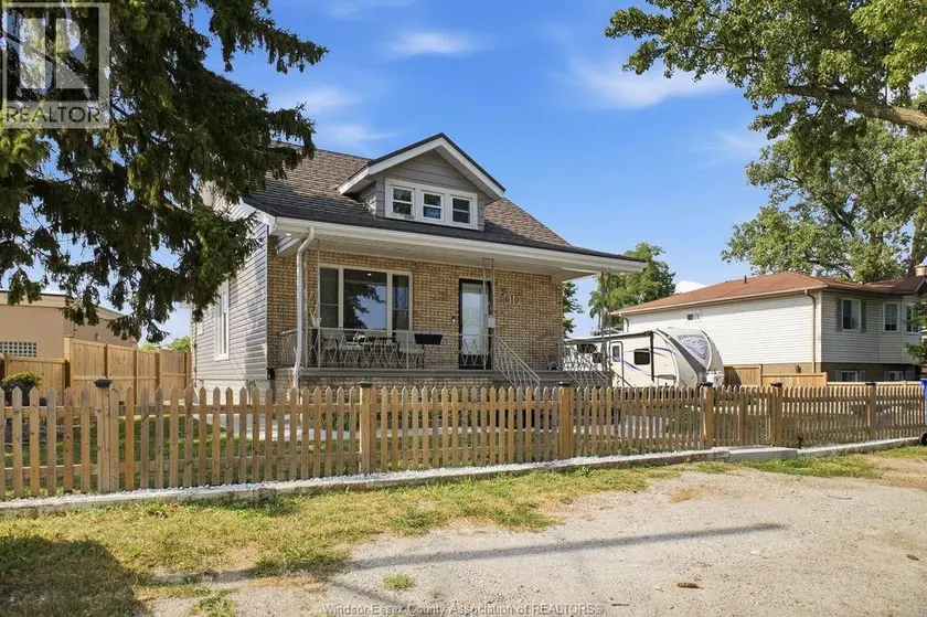 Detached at 610 BRAZIL AVENUE, Windsor