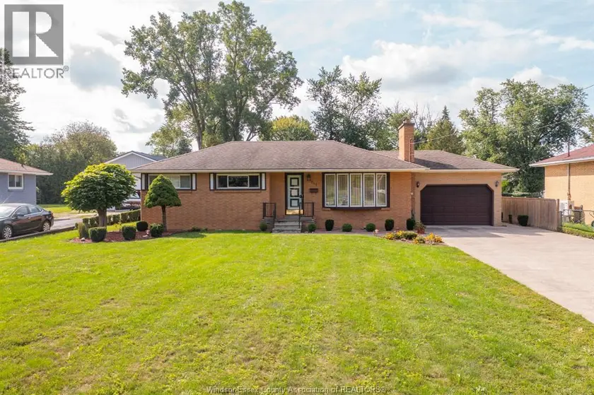 Detached at 841 MORAND, Windsor