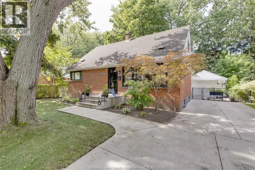Detached at 3035 RADISSON AVENUE, Windsor