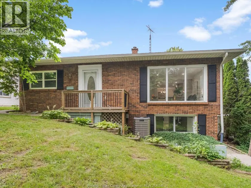 Detached at 1838 SEACLIFF DRIVE, Kingsville