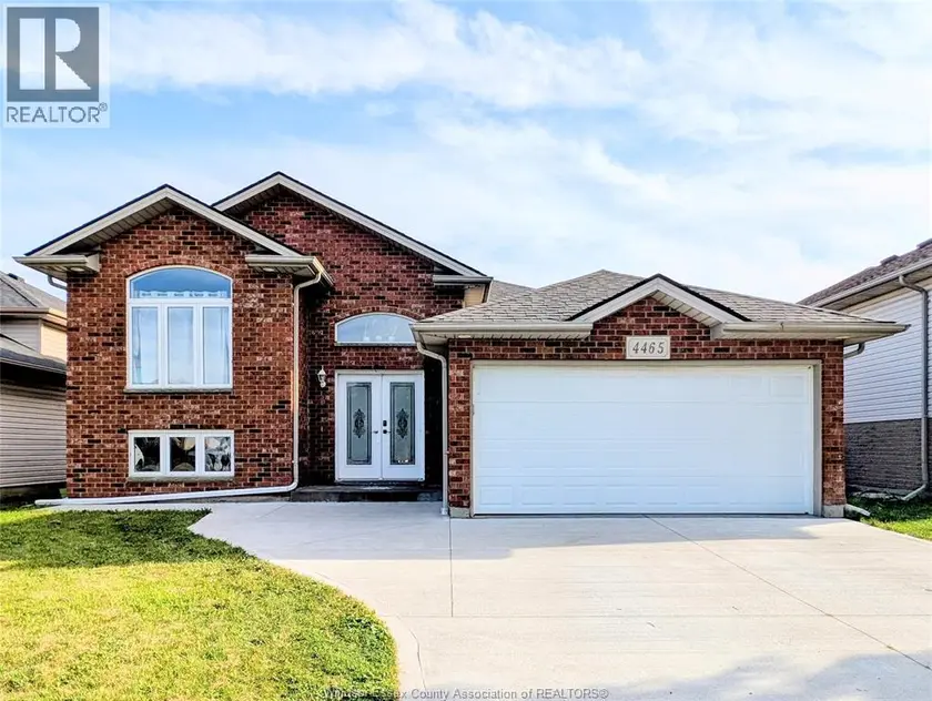 Detached at 4465 SPAGO CRESCENT, Windsor
