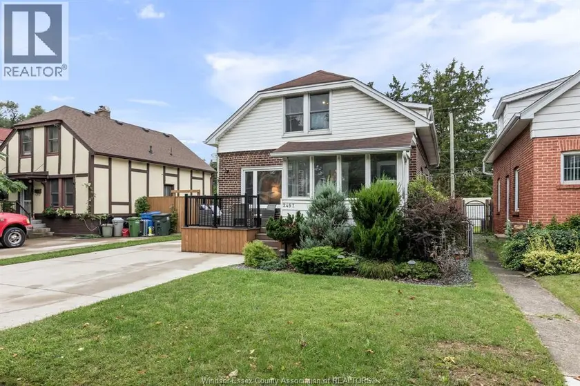 Detached at 2457 TURNER, Windsor