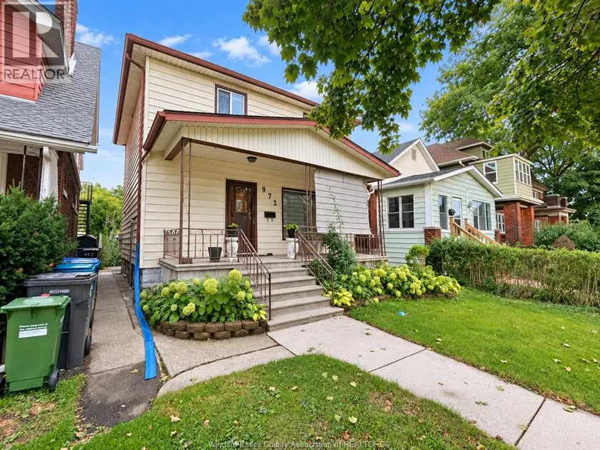 Detached at 972 BRUCE, Windsor