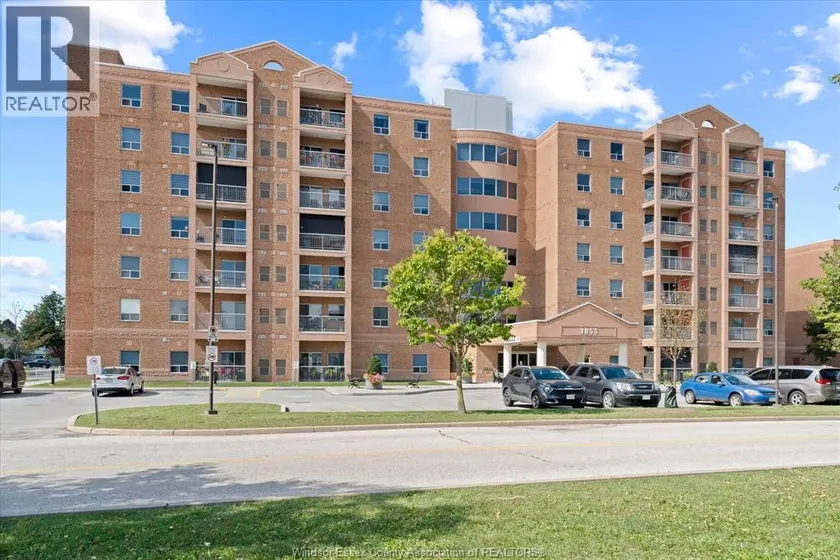 Apartment at 3855 Southwindsor DRIVE Unit# 702, Windsor