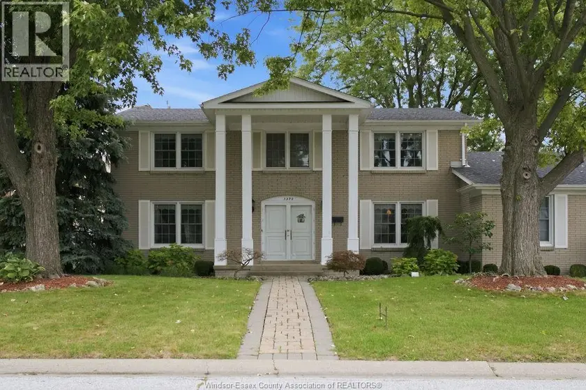 Detached at 3590 HUNTINGTON AVENUE, Windsor