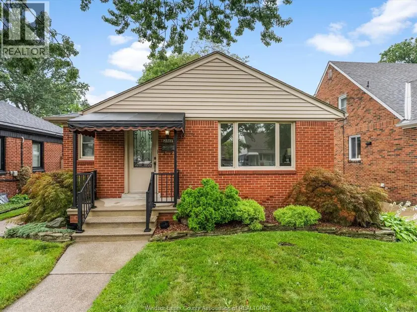 Detached at 2567 WINDERMERE, Windsor
