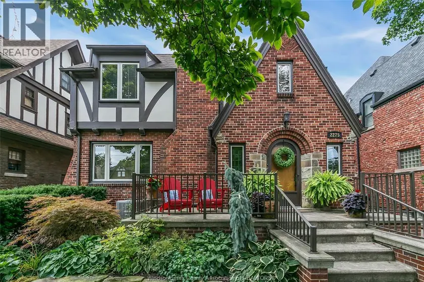 Detached at 2275 VICTORIA AVENUE, Windsor