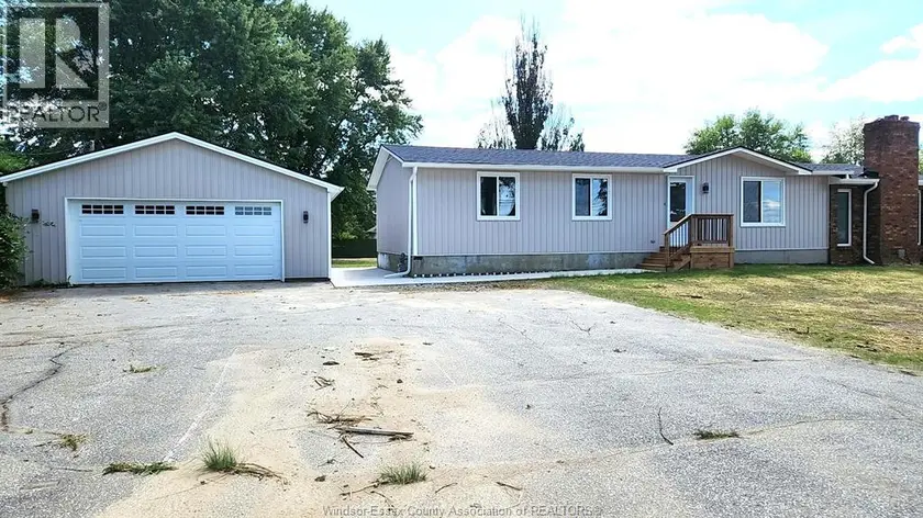 Detached at 3425 CABANA (COUNTY RD 42), Windsor