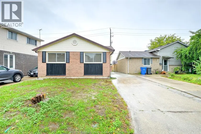 Detached at 1411 BAYSWATER CRESCENT, Windsor