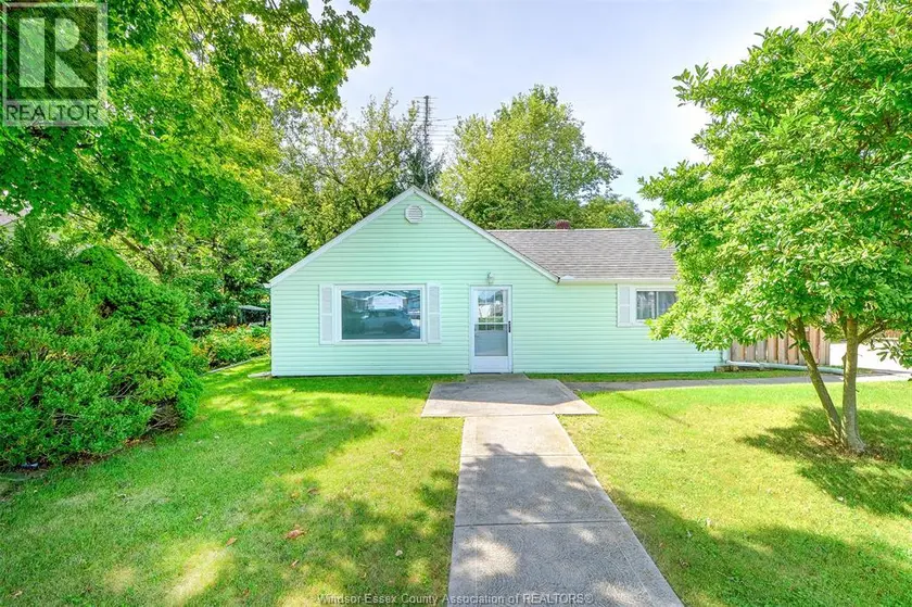 Detached at 233 CENTRE STREET East, Harrow