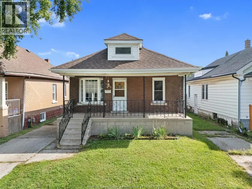 Detached at 1052 Felix AVENUE, Windsor