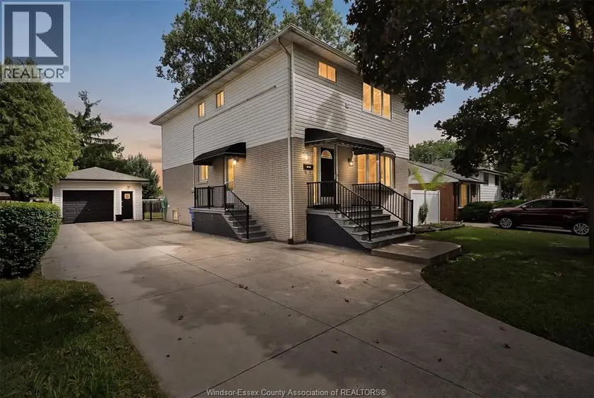 Detached at 3138 HARTLEY DRIVE, Windsor