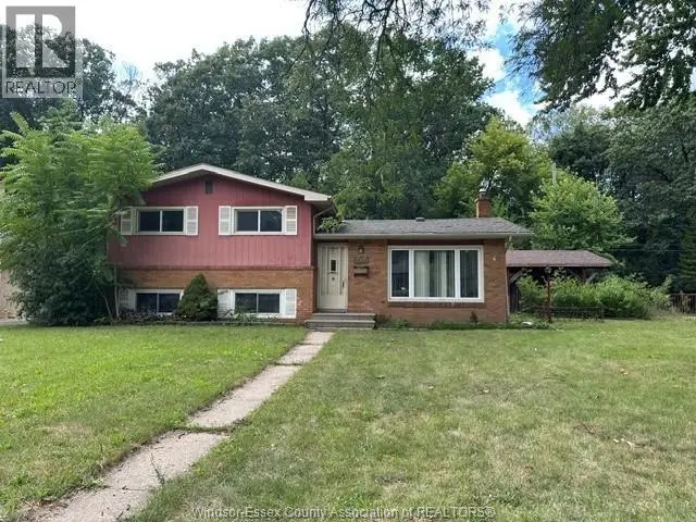 Detached at 3505 ASKIN, Windsor