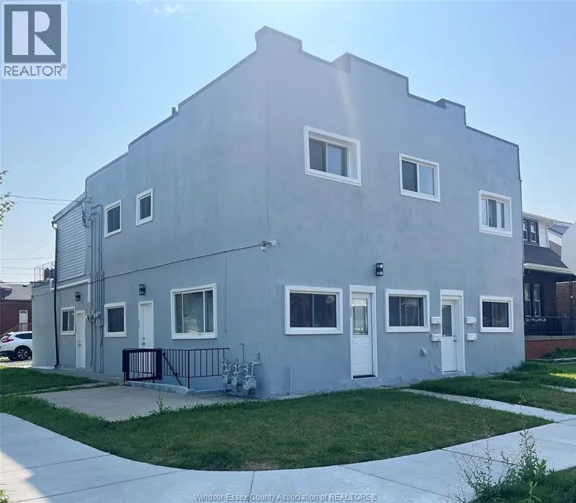Apartment at 902 ELSMERE AVENUE, Windsor