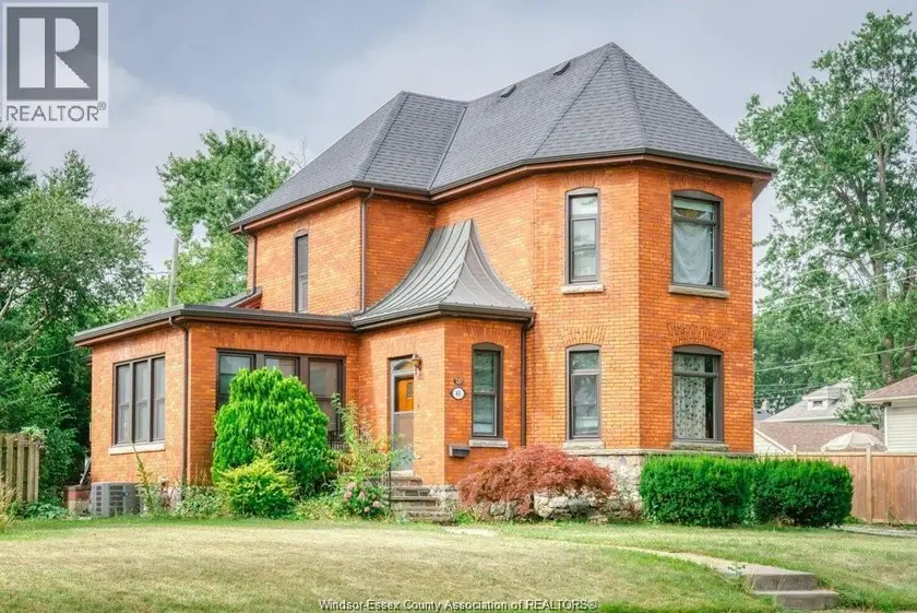 Detached at 48 CLARK STREET West, Leamington