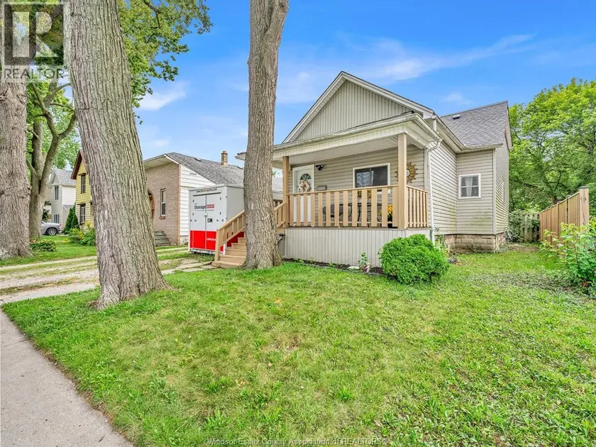 Detached at 431 WELLINGTON, Windsor