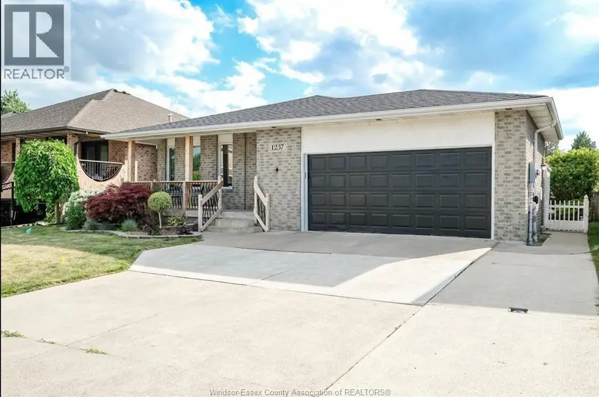 Detached at 1237 KENWICK WAY, LaSalle