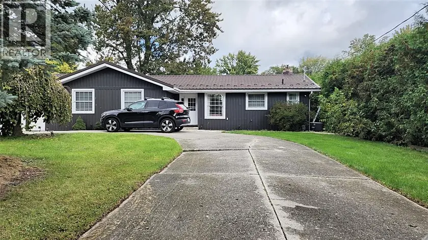 Detached at 8468 Defore DRIVE, Grand Bend