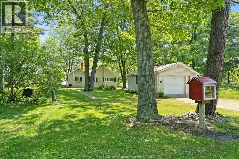 Detached at 17520 Lakeshore ROAD, Rondeau Park