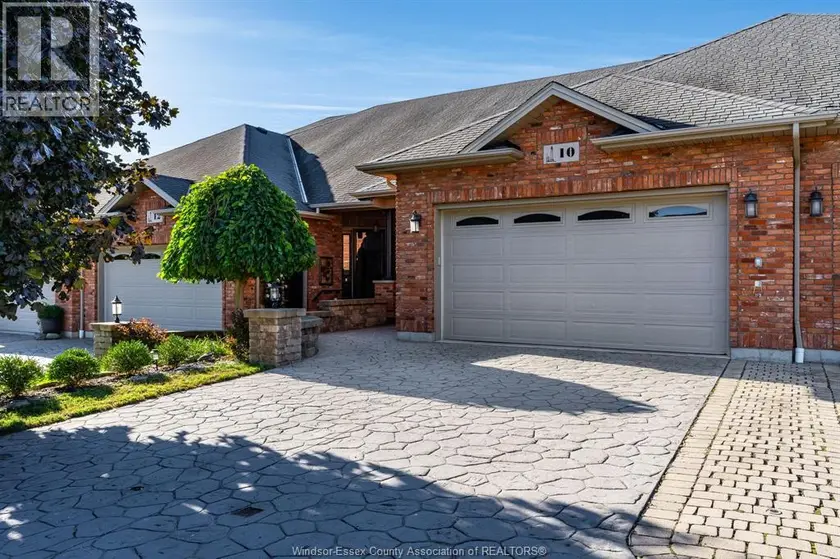 Townhouse at 10 Babkirk LANE, Leamington