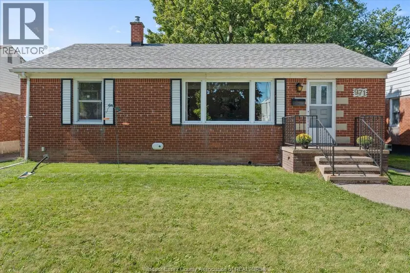 Detached at 971 Isabelle PLACE, Windsor