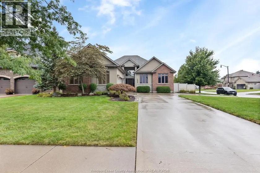 Detached at 1945 CANDLEWOOD, Tecumseh
